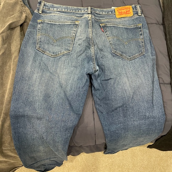 Levi’s 541 Athletic Fit Jeans - Picture 4 of 5